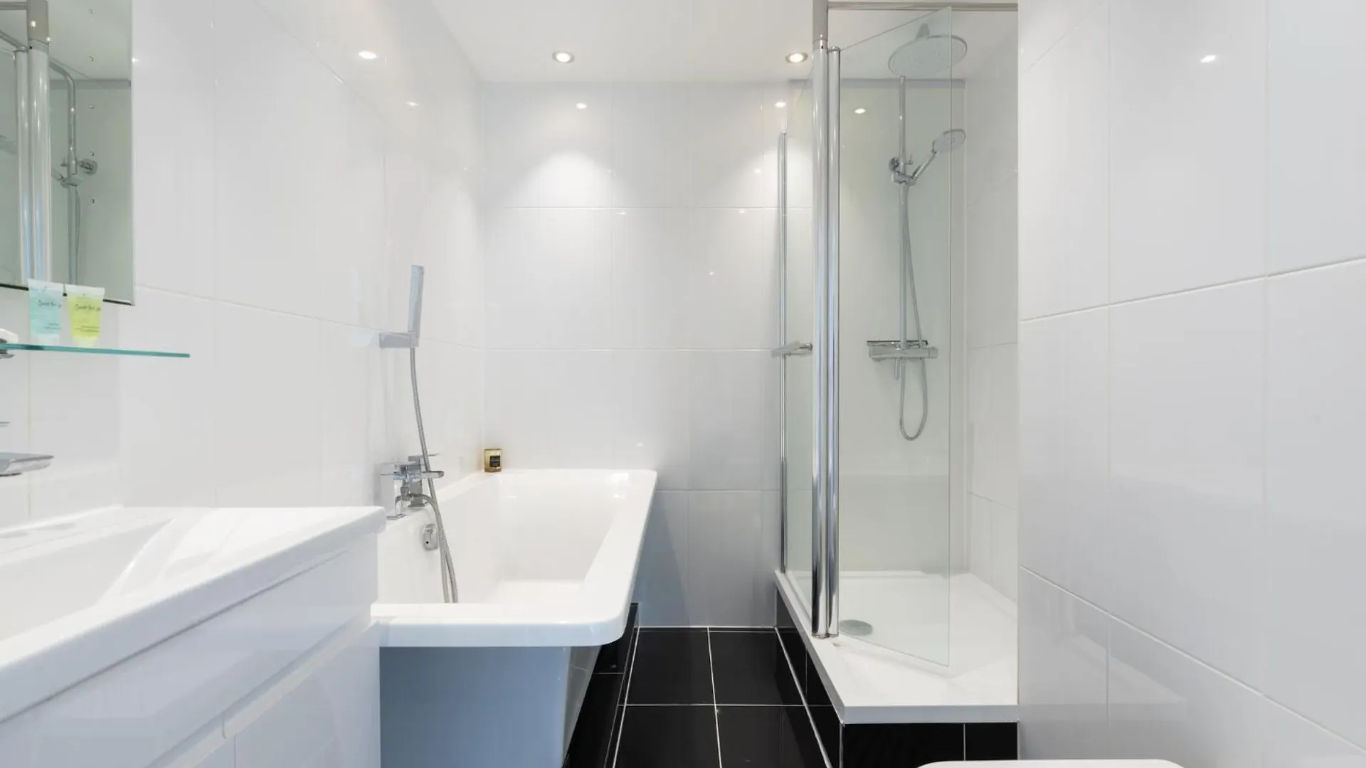 Apartment Windrush Court - Stunning Penthouse With River Views Near Erith Stn Pass The Keys