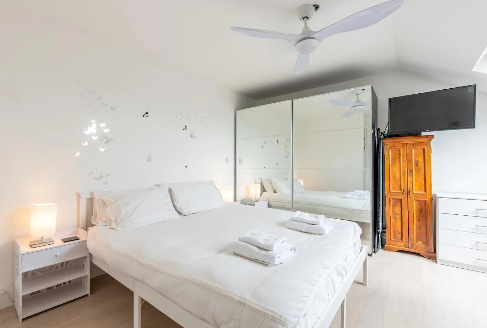 Windrush Court - Stunning Penthouse With River Views Near Erith Stn Pass The Keys United Kingdom