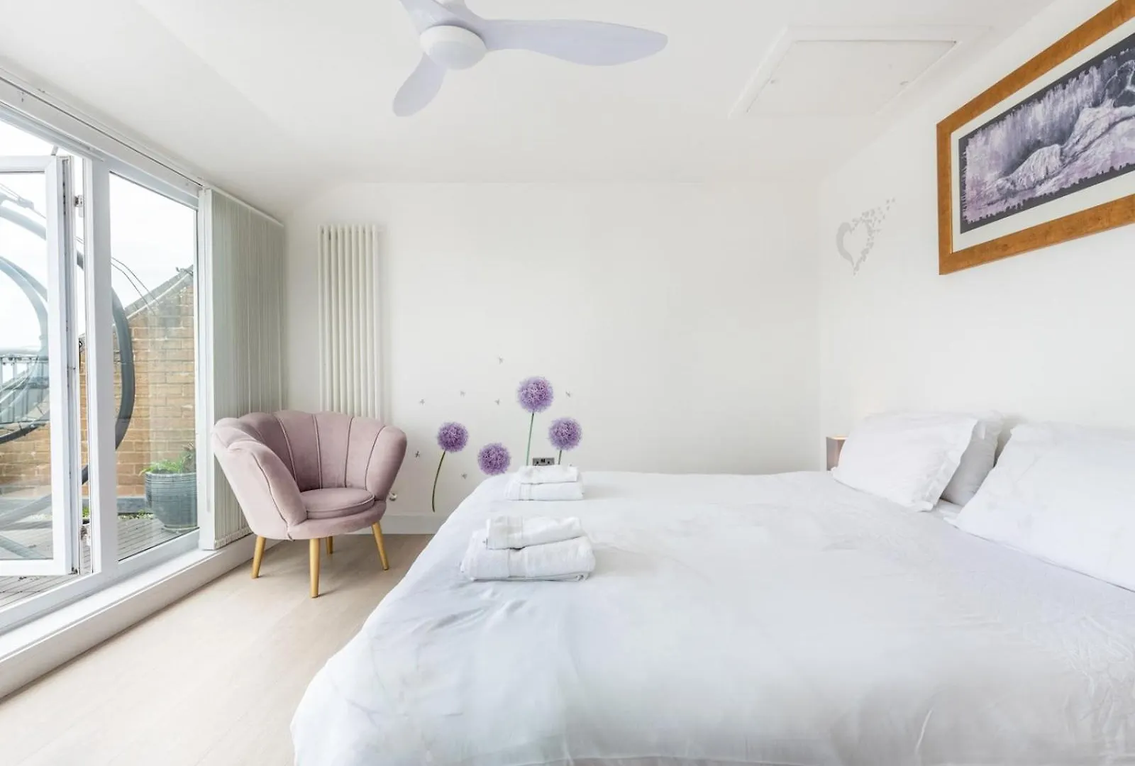 Windrush Court - Stunning Penthouse With River Views Near Erith Stn Pass The Keys United Kingdom