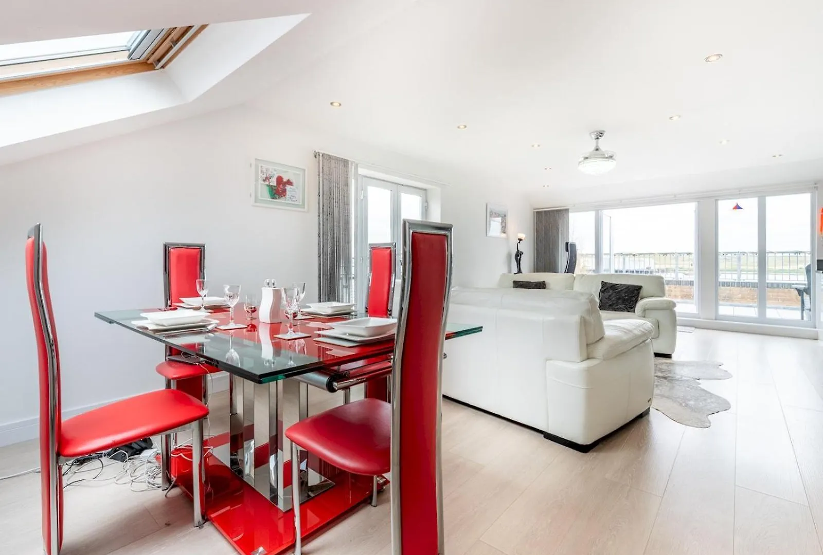 Windrush Court - Stunning Penthouse With River Views Near Erith Stn Pass The Keys