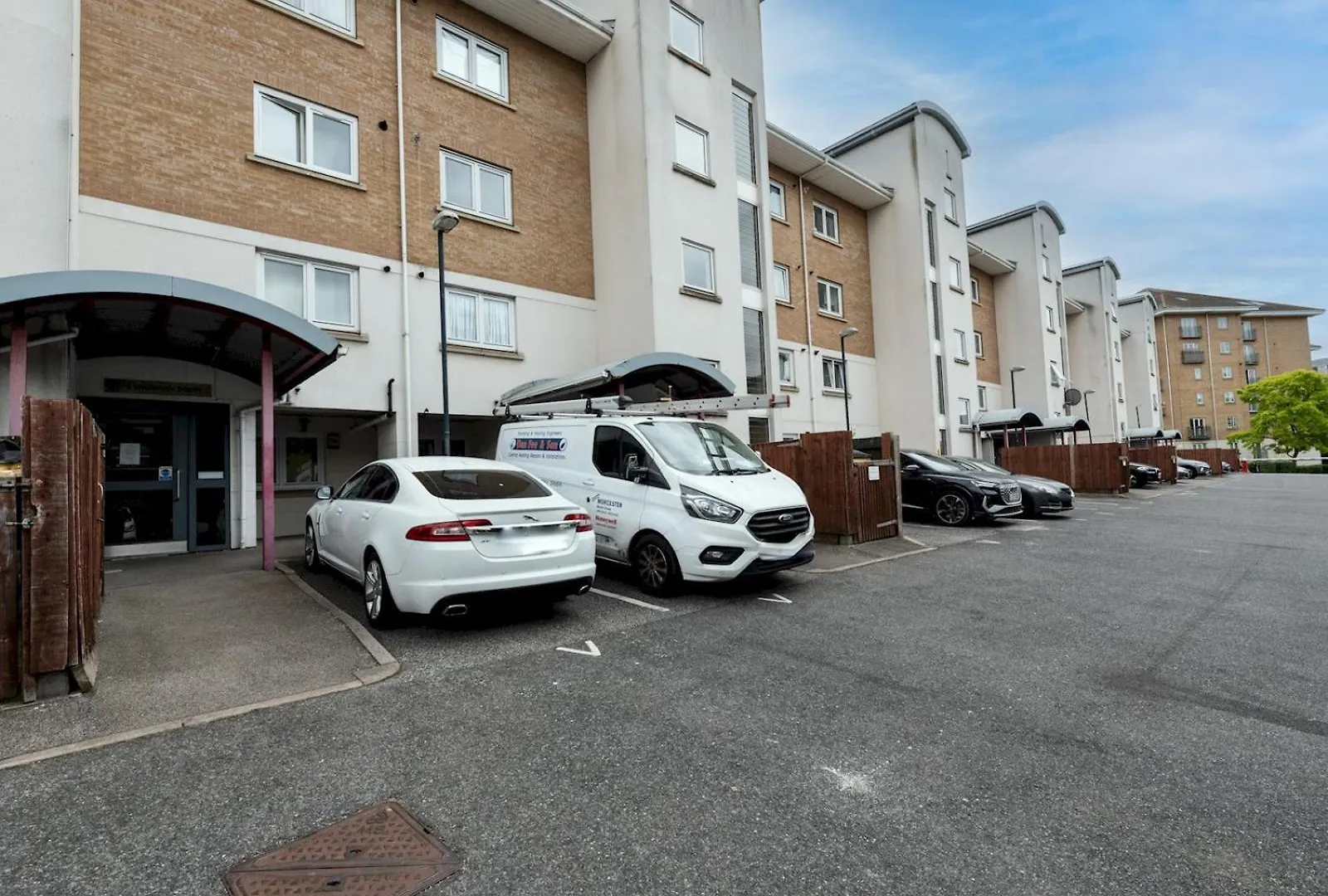 Windrush Court - Stunning Penthouse With River Views Near Erith Stn Pass The Keys Lägenhet